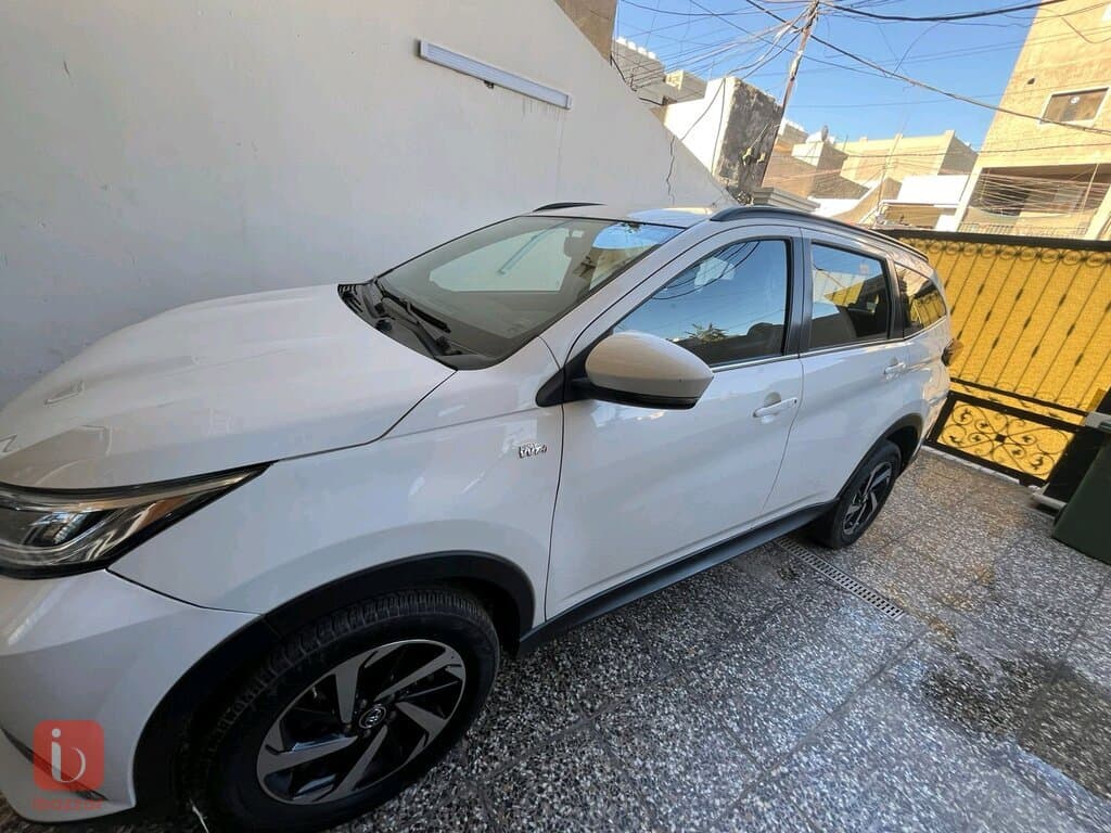 Toyota Rush GX 2