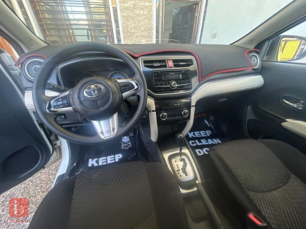 Toyota Rush GX 9