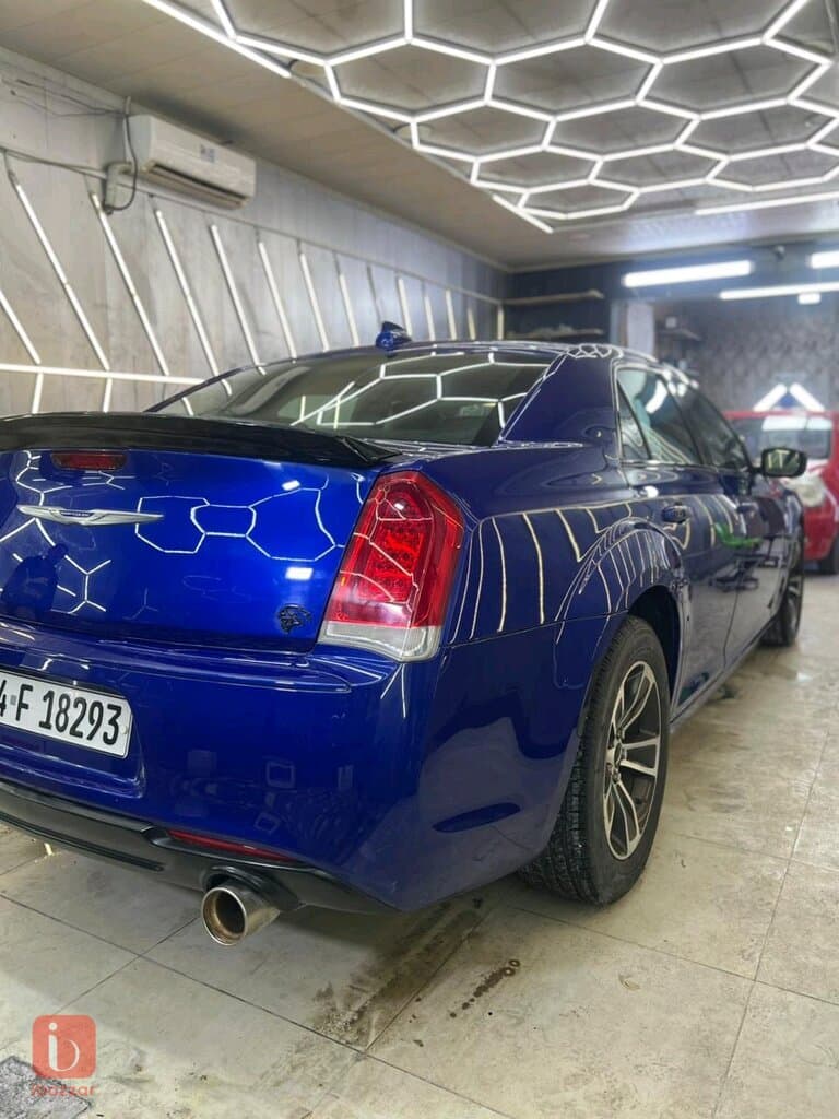 Chrysler 300 6