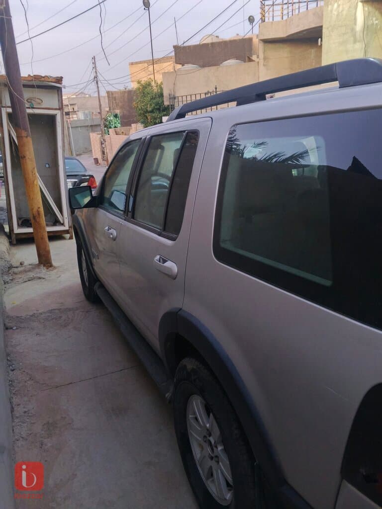 Ford Explorer XLT 3