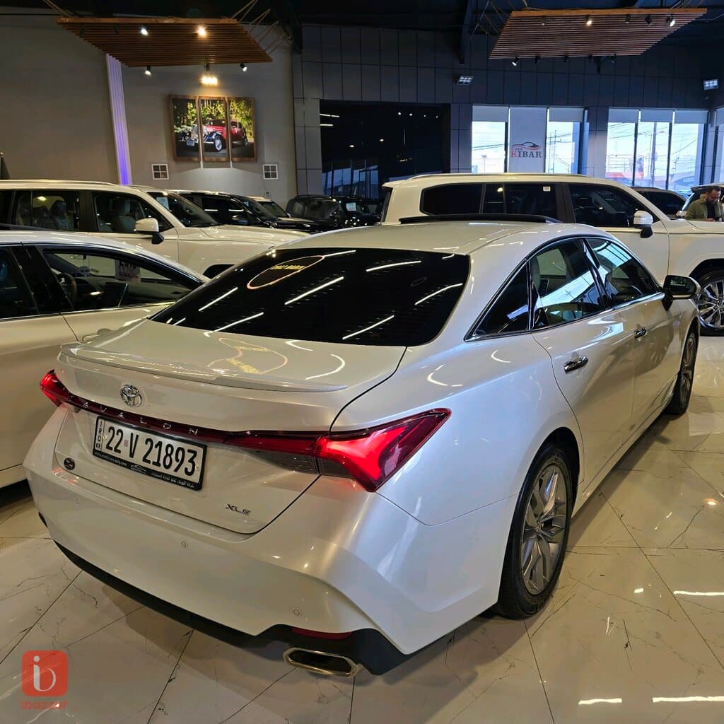 Toyota Avalon XLE 4