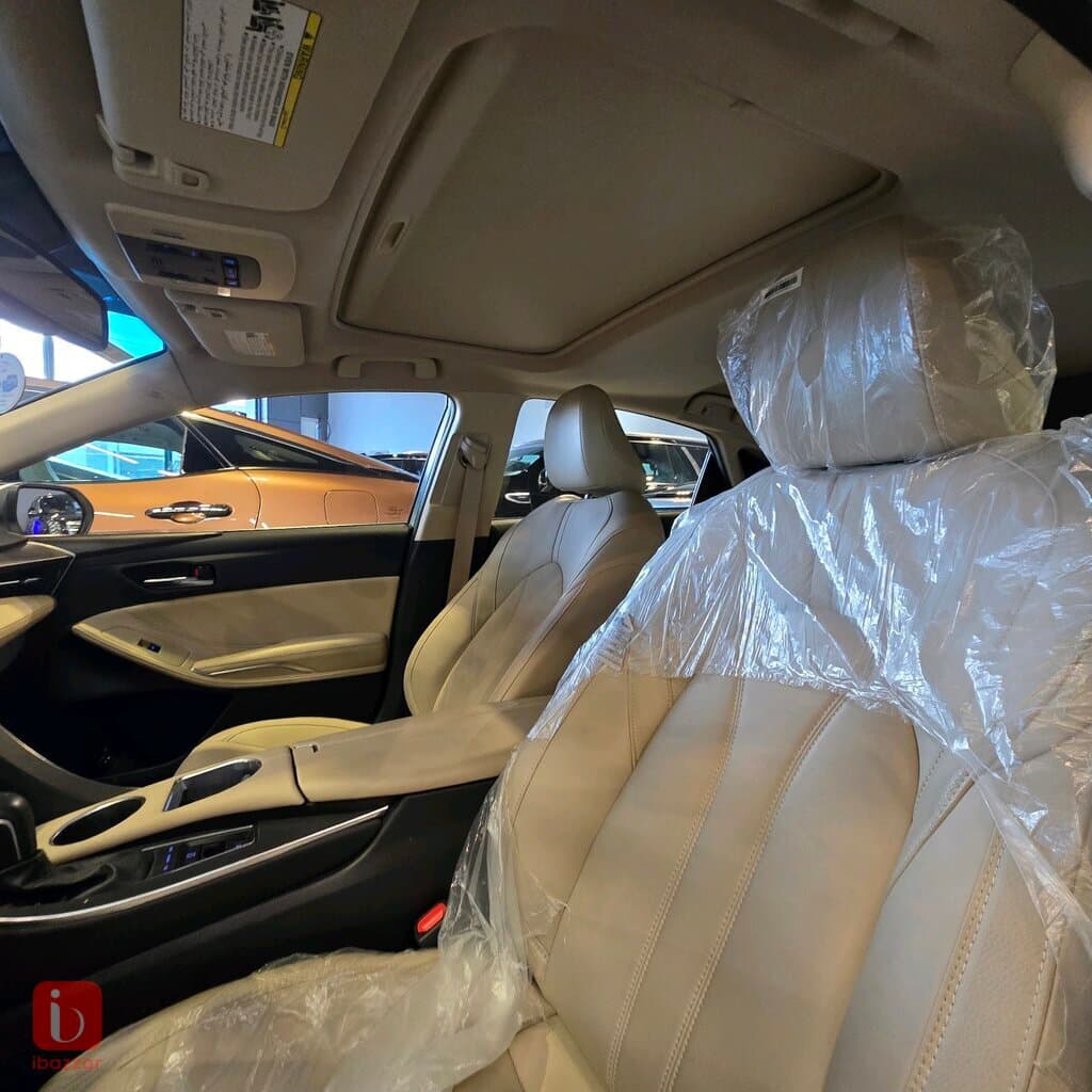 Toyota Avalon XLE 7