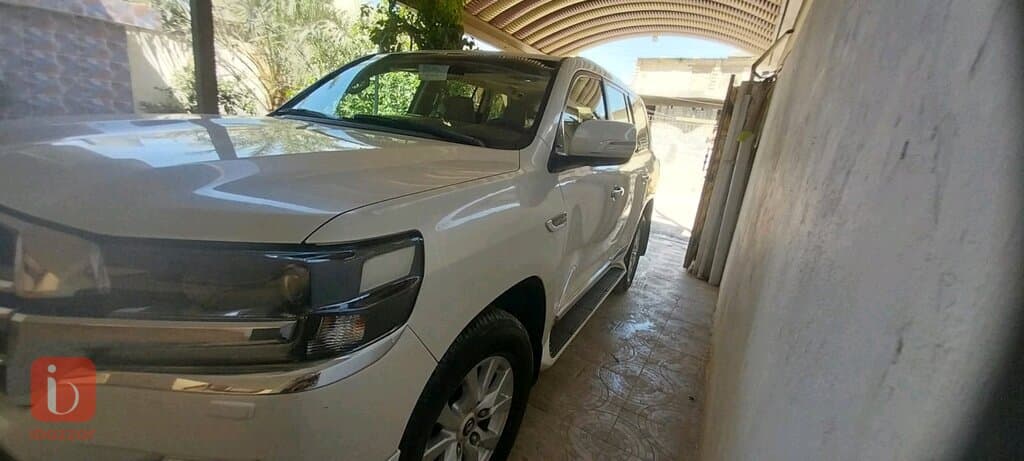 Toyota Land Cruiser GXR 7