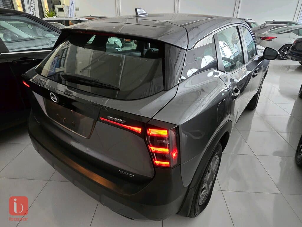 Nissan Kicks S 4