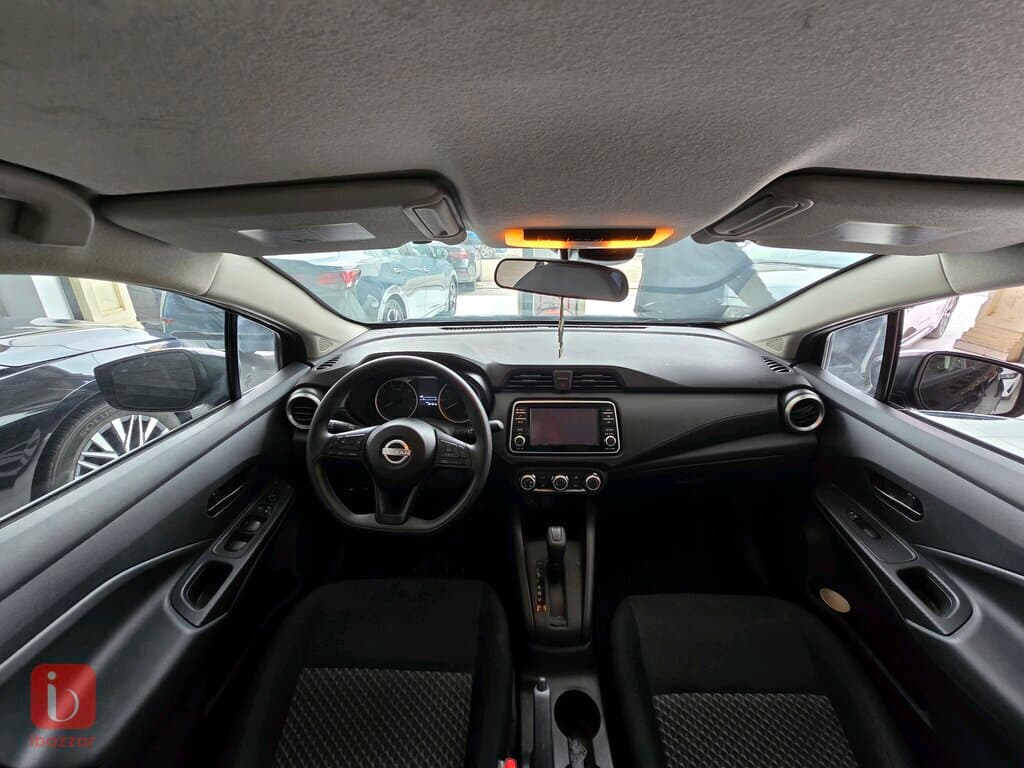 Nissan Versa 6