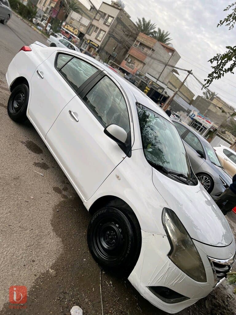 Nissan Sunny 3
