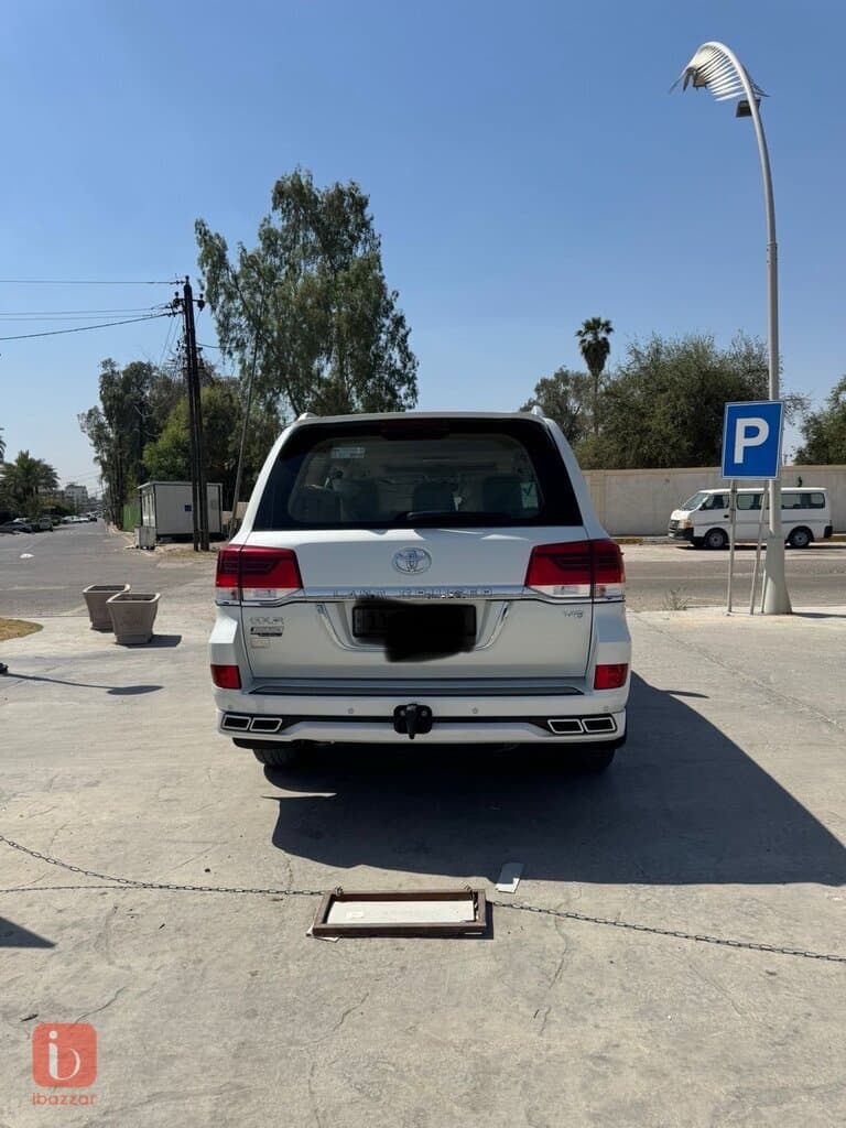 Toyota Land Cruiser GXR 14