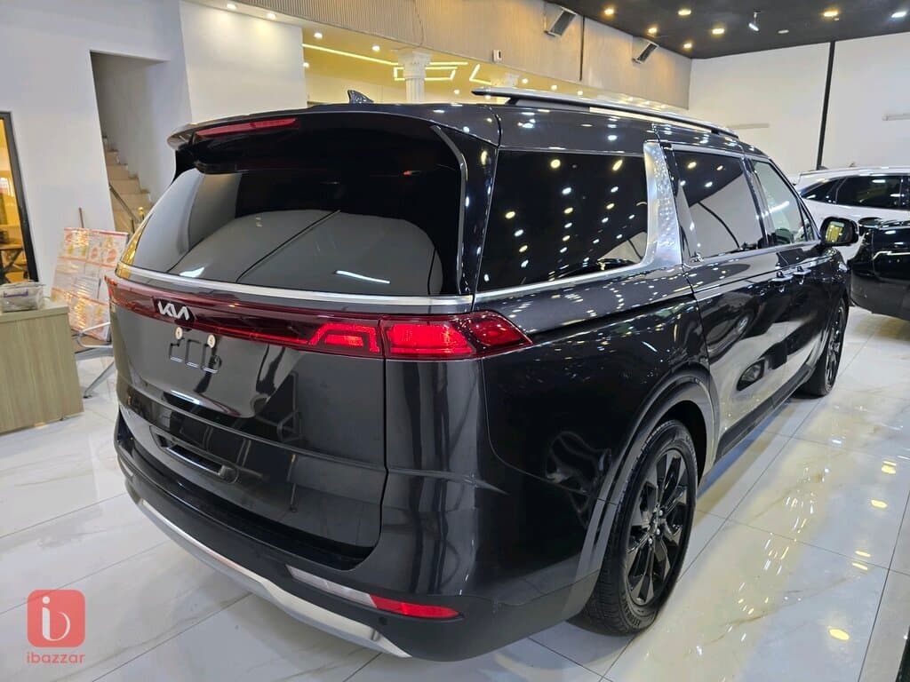 KIA Carnival 4