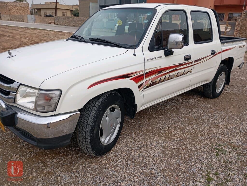 Toyota Hilux 2