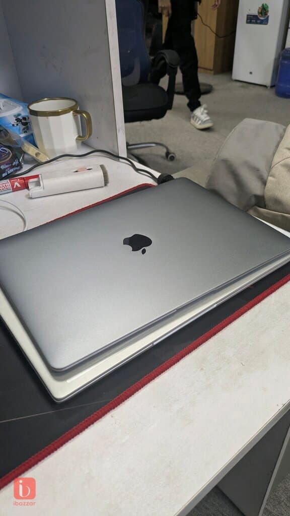 مک بوک M1