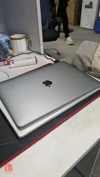 مک بوک M1