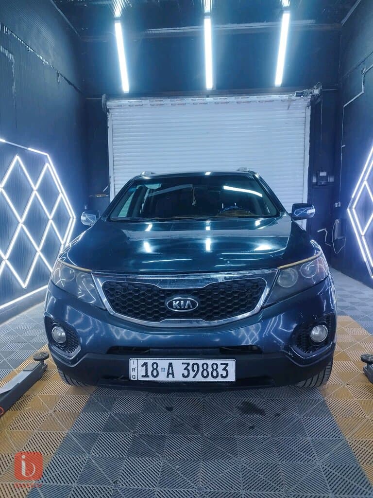 KIA Sorento EX 2