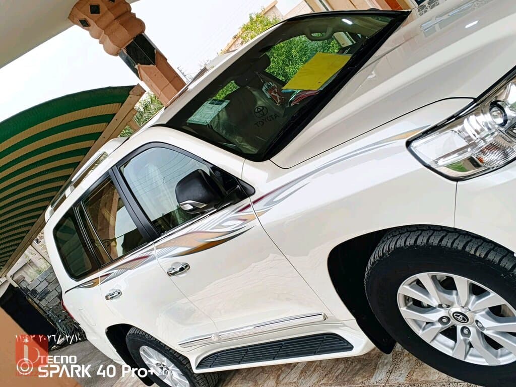 Toyota Land Cruiser GXR 8