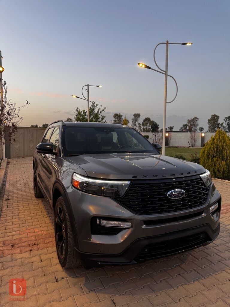 Ford Explorer ST 2