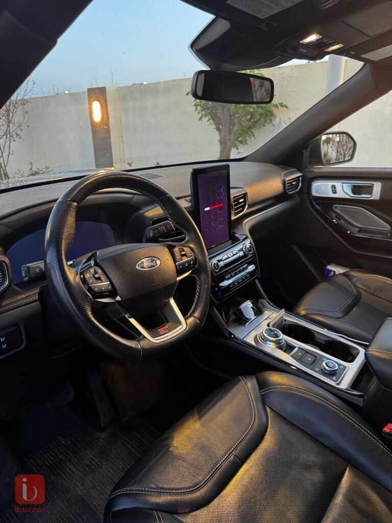 Ford Explorer ST 5