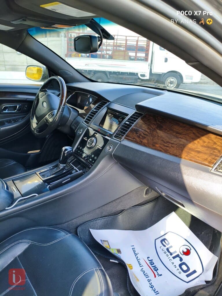 Ford Taurus Limited 3