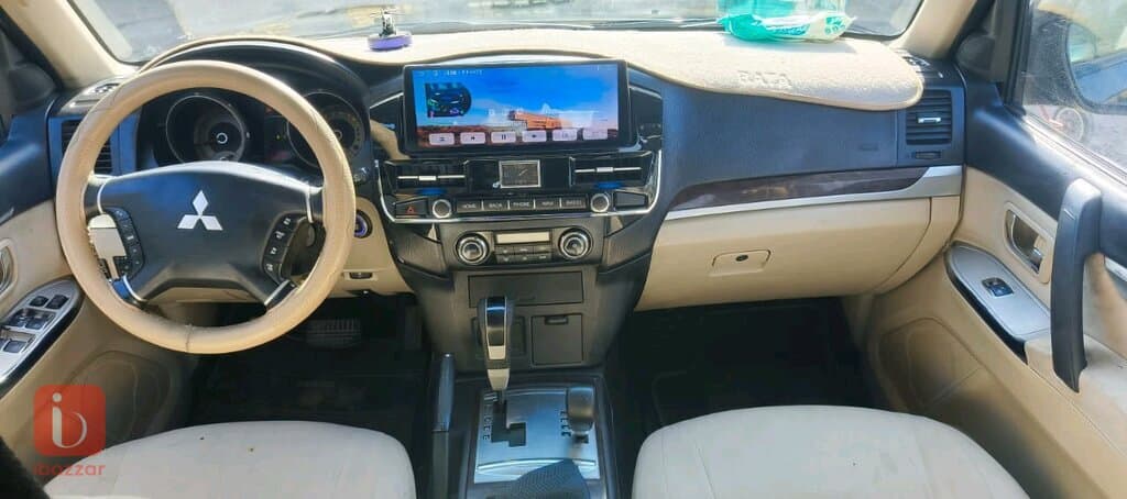 Mitsubishi Pajero 4WD 5 Door 6