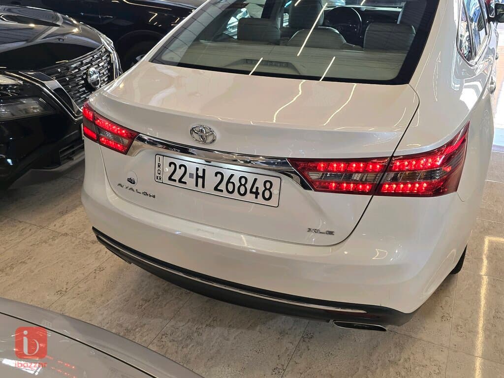 Toyota Avalon XLE 4