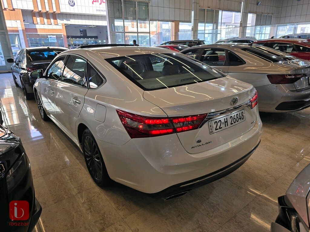 Toyota Avalon XLE 5