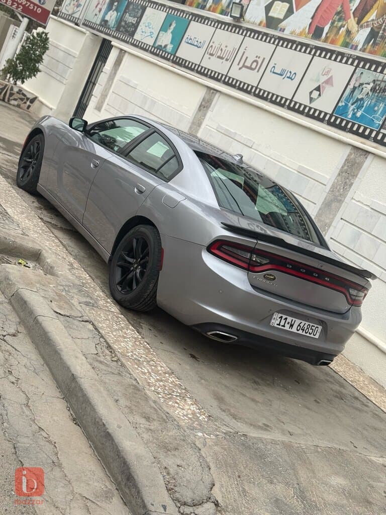 Dodge Charger SXT 3