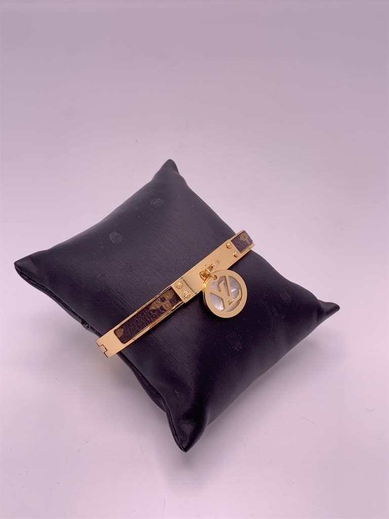 LV Bracelet (Gold) 3