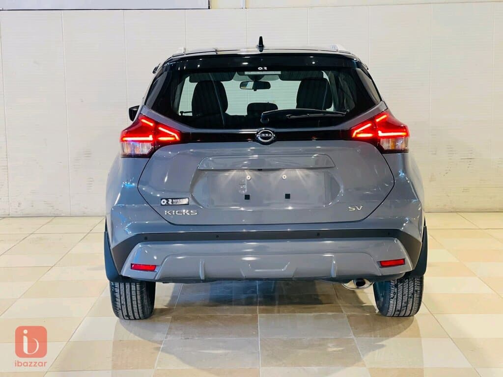 Nissan Kicks SV 5