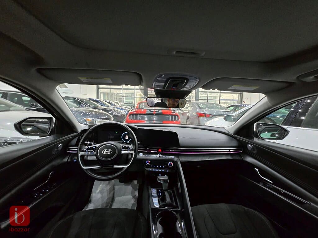 Hyundai Elantra 6