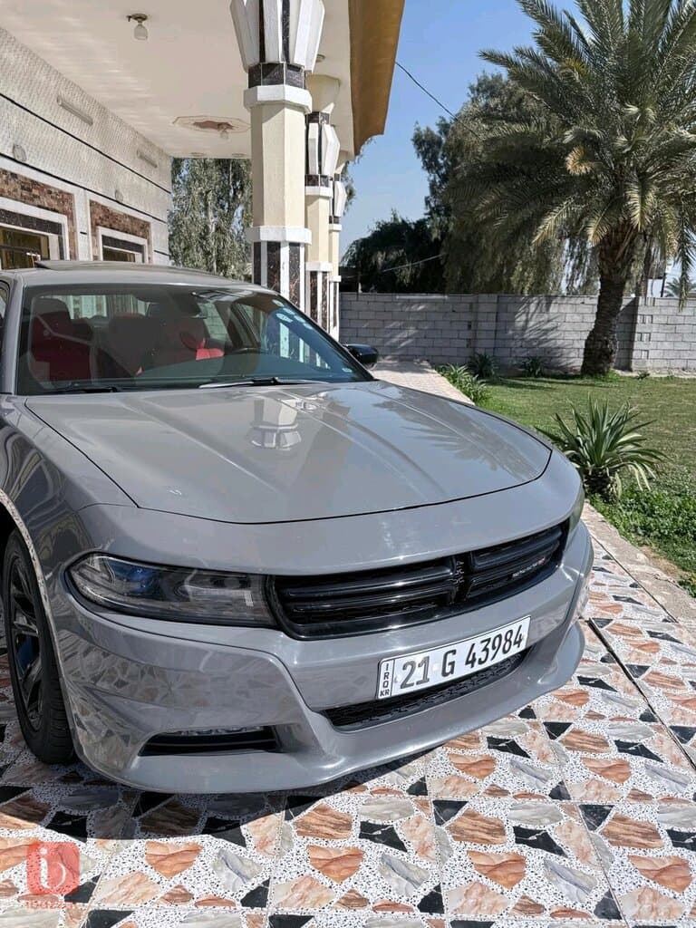 Dodge Charger 4