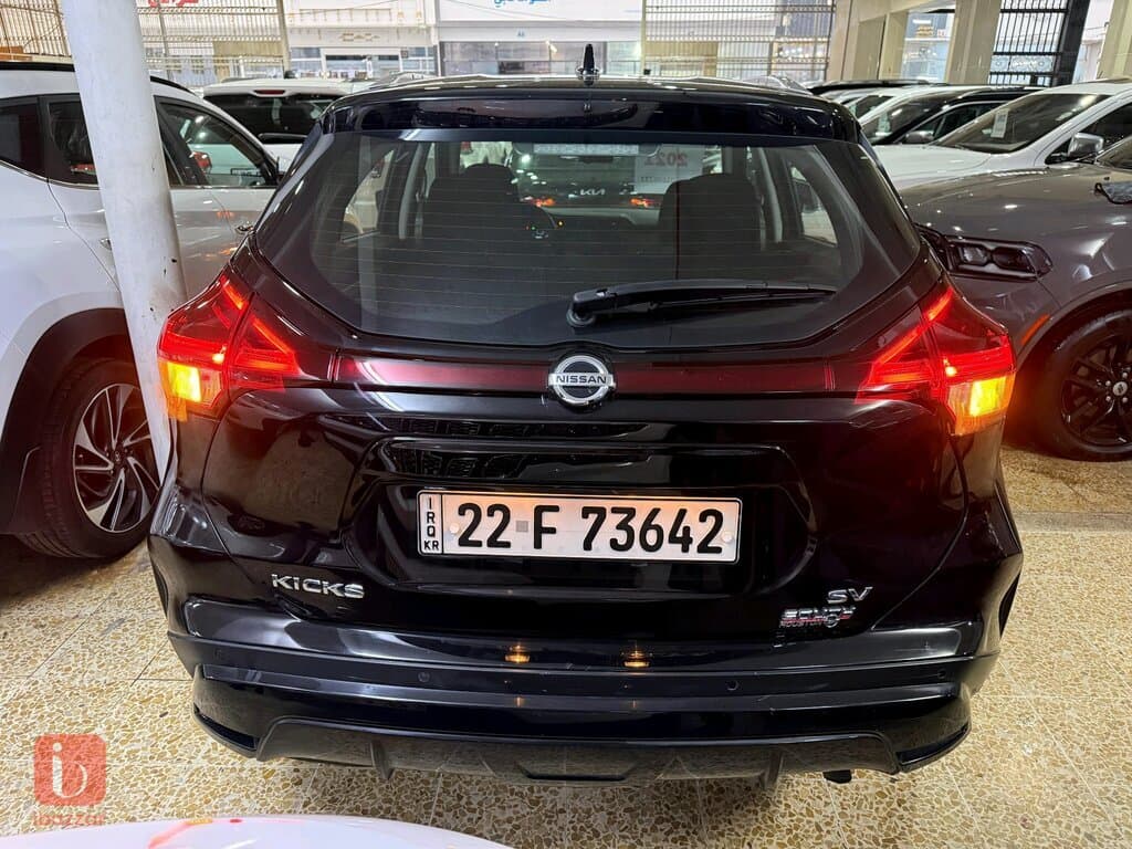 Nissan Kicks SV 7