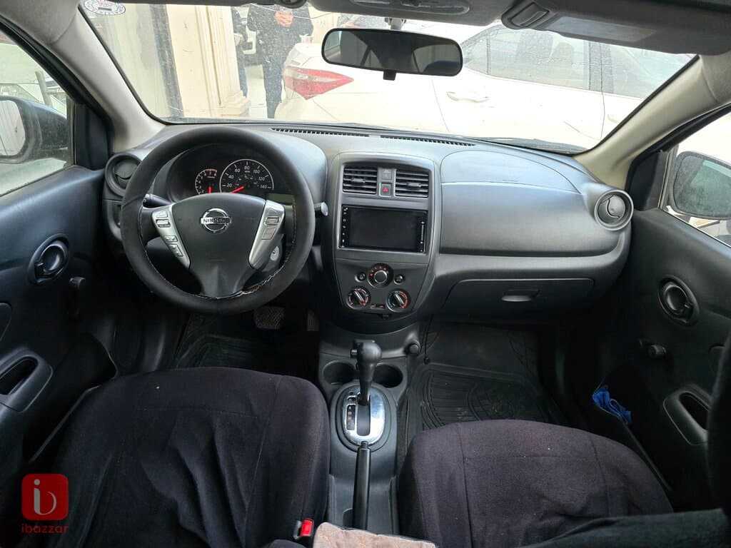 Nissan Versa 5