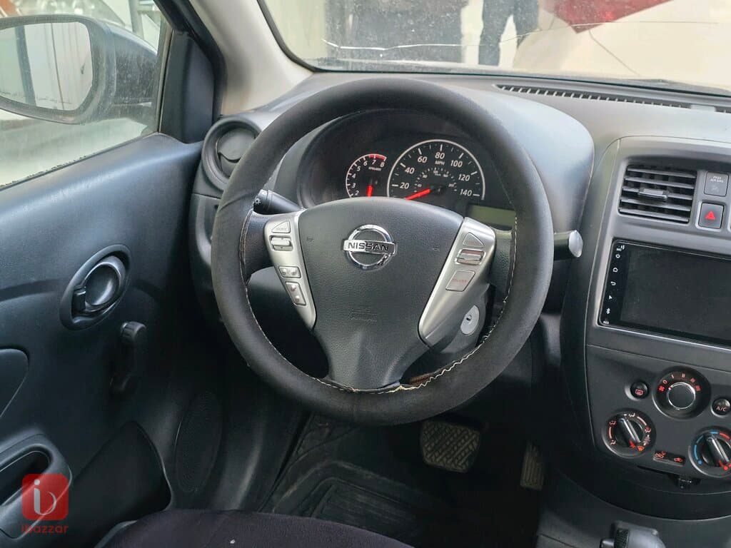 Nissan Versa 6