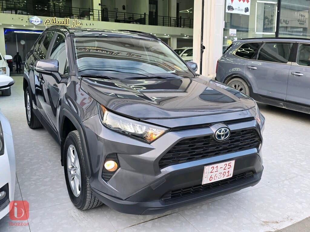 Toyota Rav 4 XLE Hybrid 1