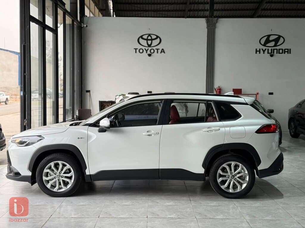 Toyota Corolla Cross 4