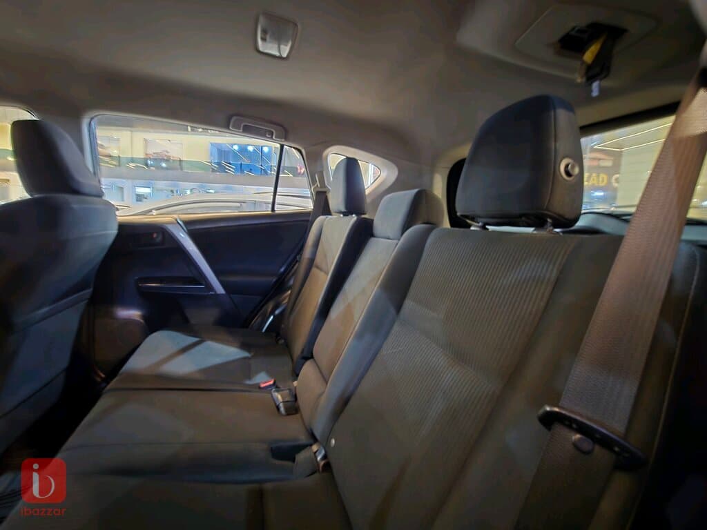 Toyota Rav 4 LE 4