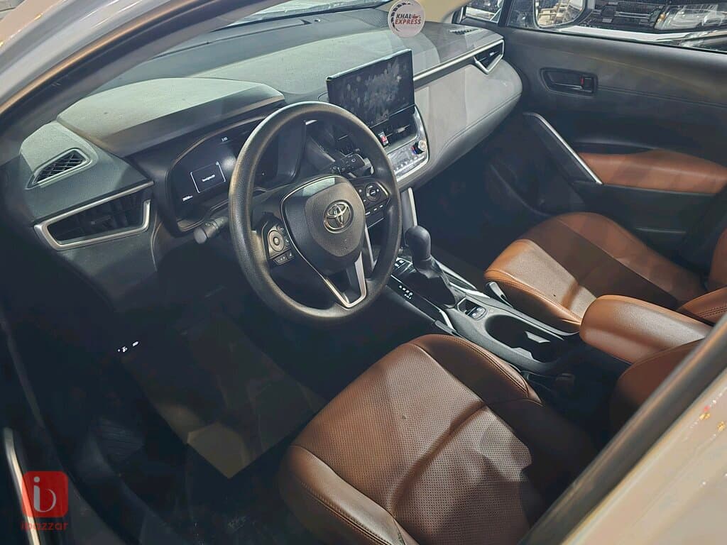 Toyota Corolla Cross 4
