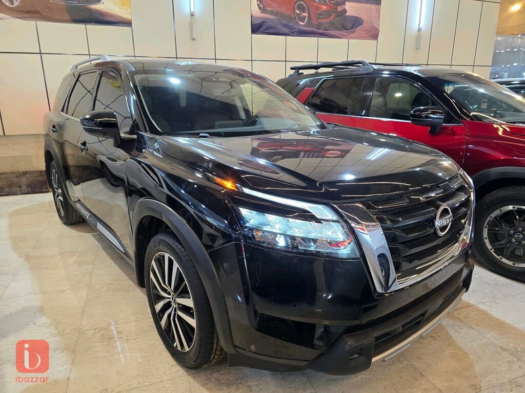 Nissan Pathfinder Platinum 1