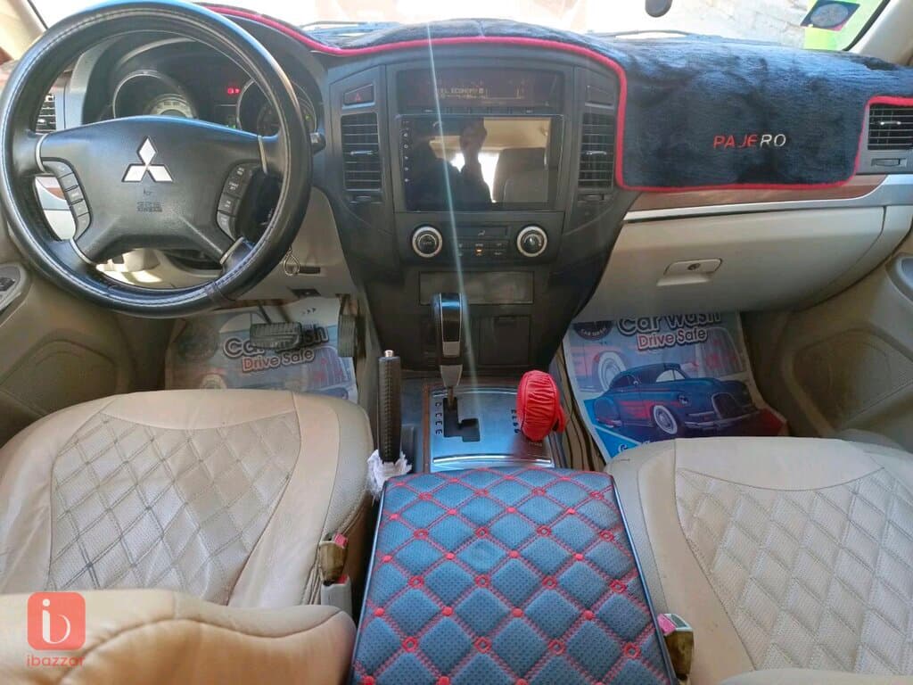 Mitsubishi Pajero GLS 2
