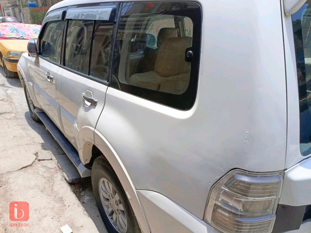 Mitsubishi Pajero GLS 7