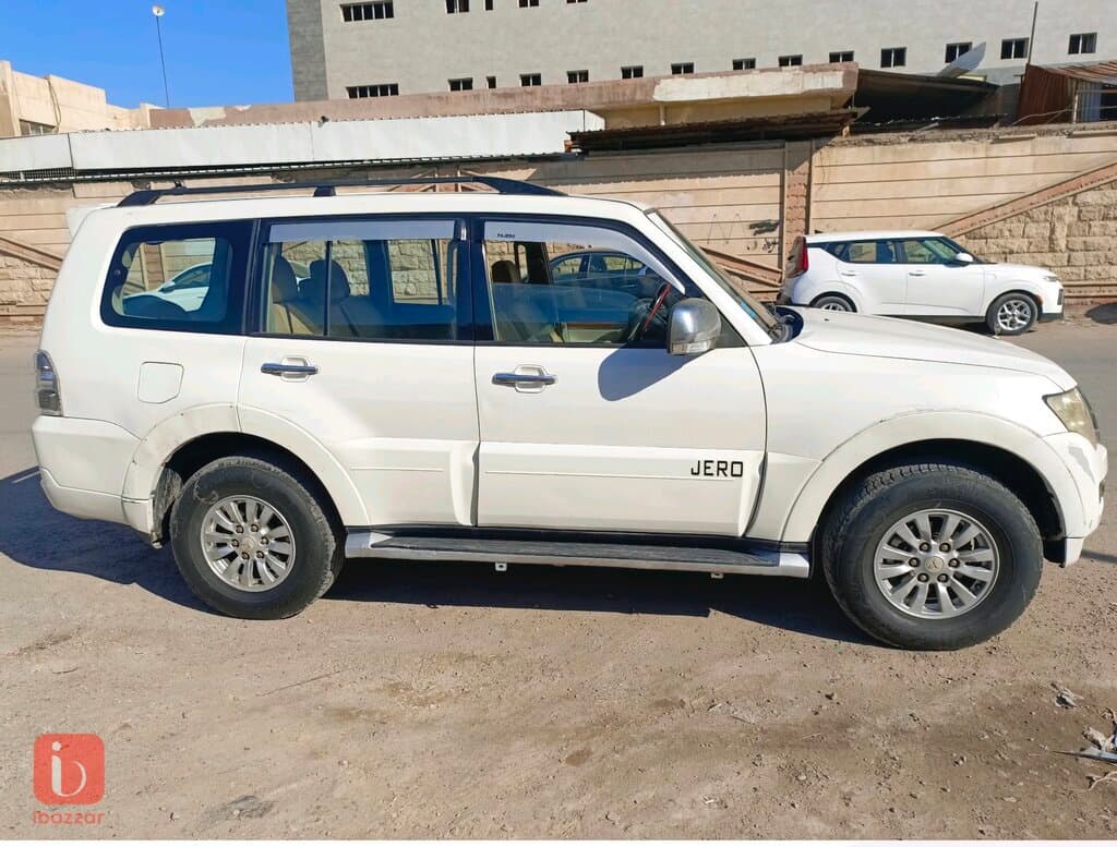 Mitsubishi Pajero GLS 9