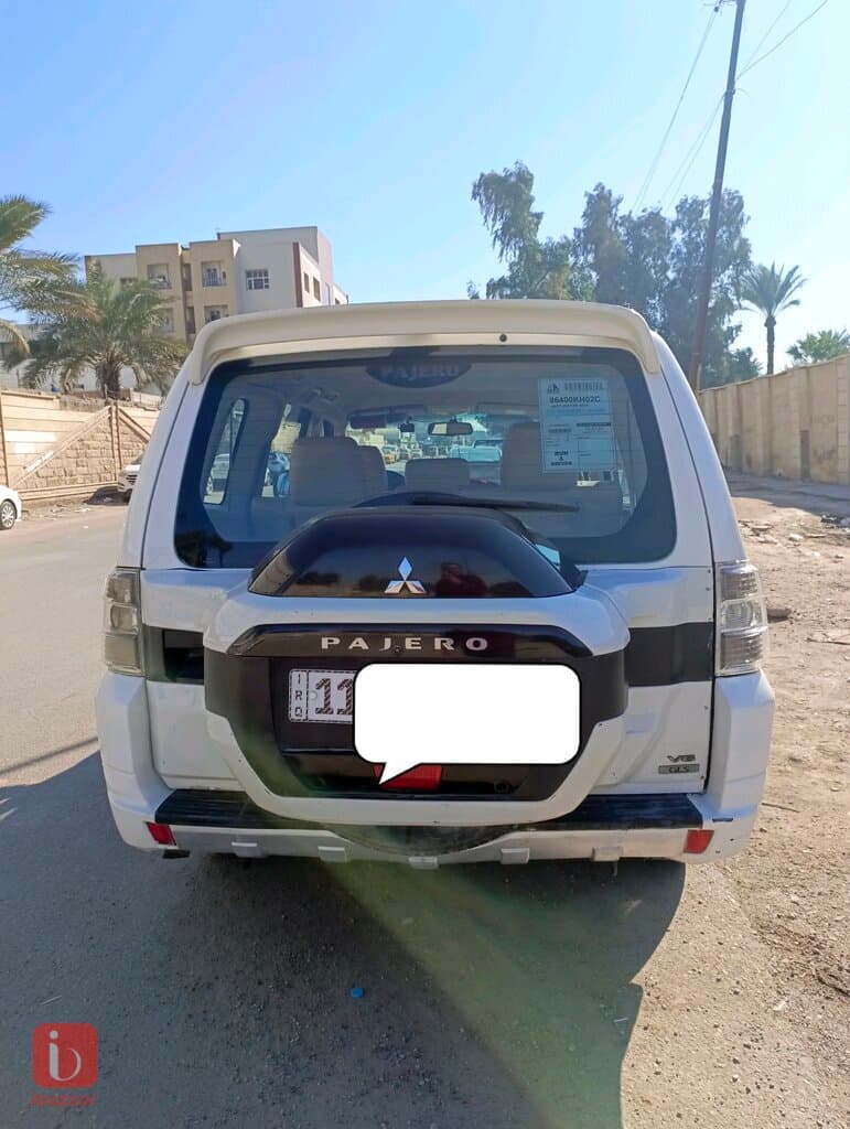 Mitsubishi Pajero GLS 10