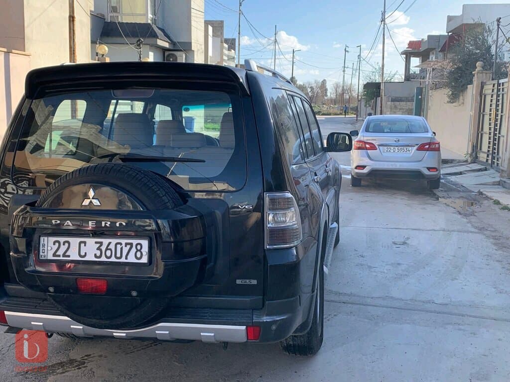 Mitsubishi Pajero GLS 5