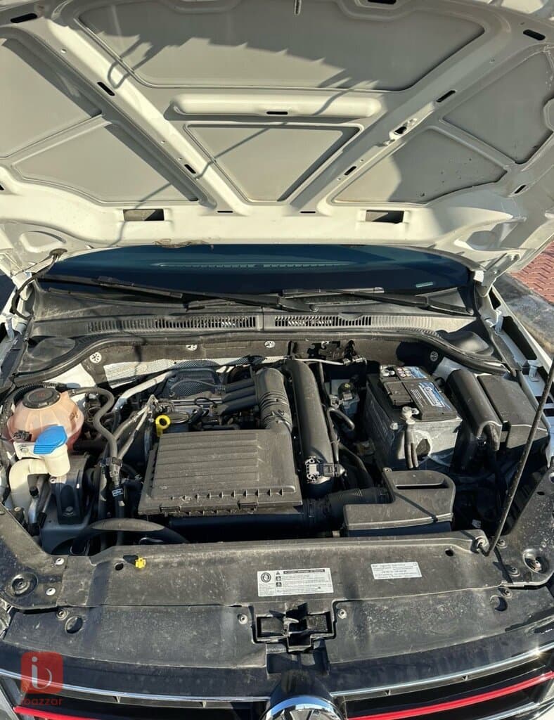 Volkswagen Jetta SE 8