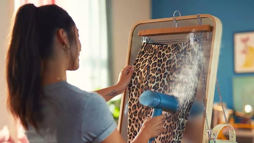 Philips 3000 Series Handheld Steam Iron - STH3000 (Blue) 6