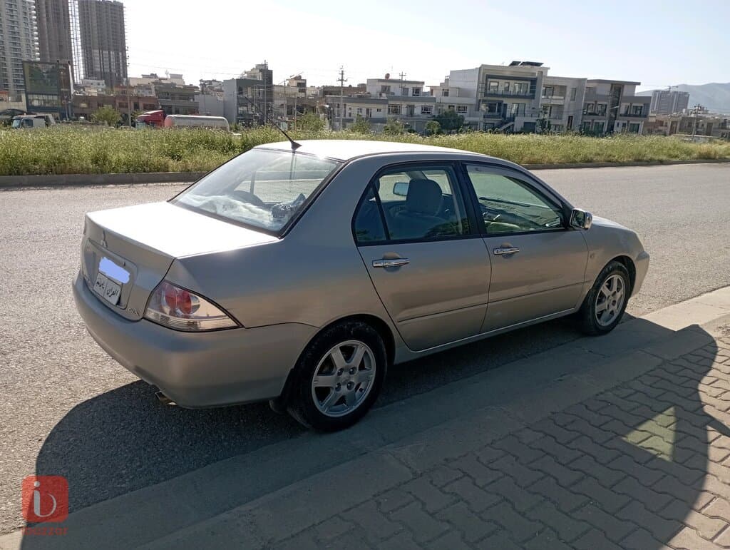 Mitsubishi Lancer 4
