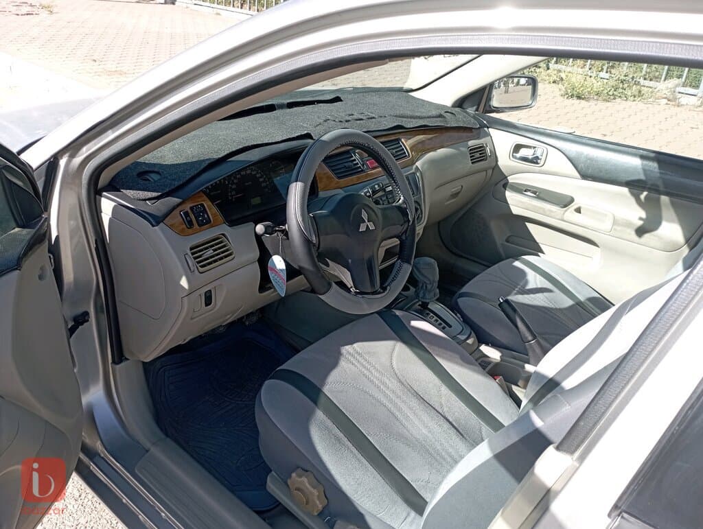 Mitsubishi Lancer 5