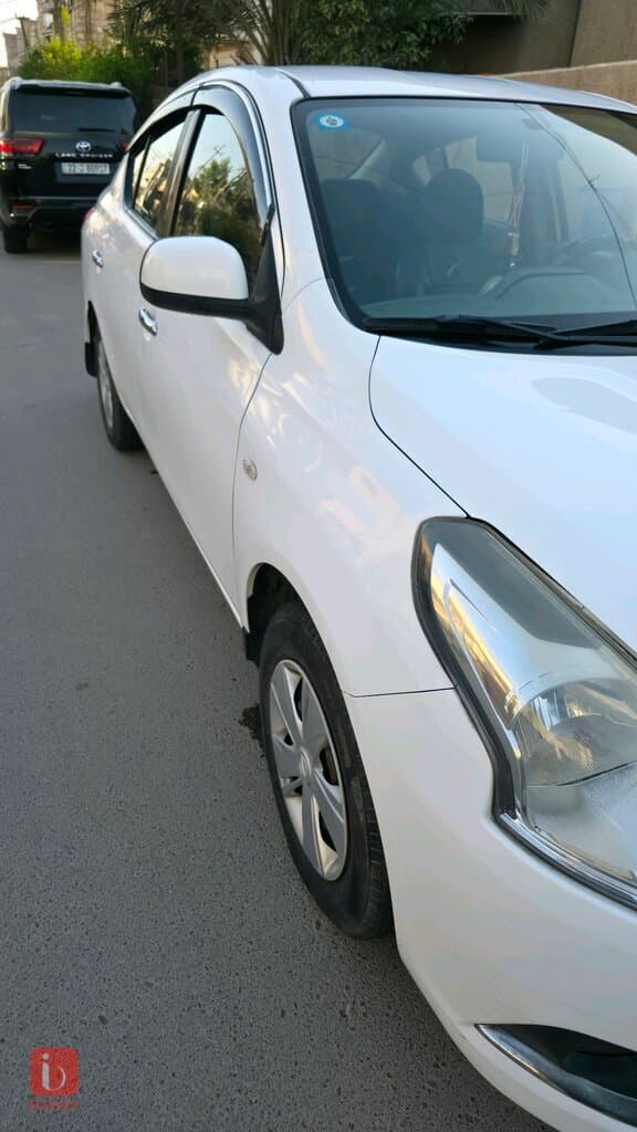 Nissan Sunny SL 5