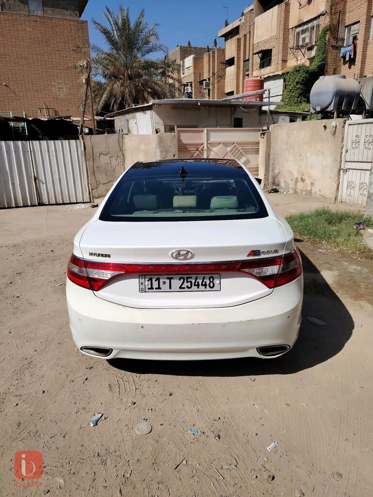 Hyundai Azera 4