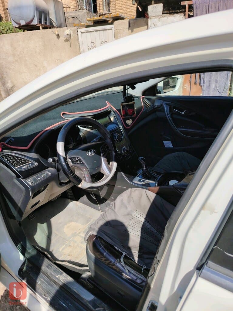 Hyundai Azera 5