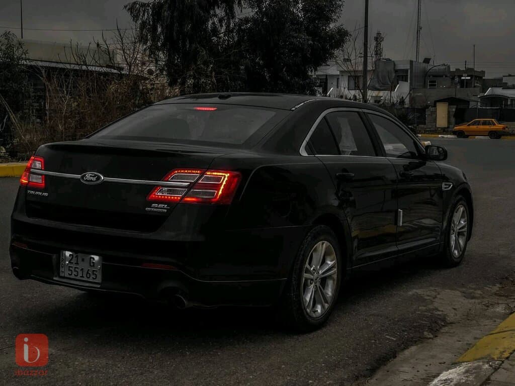Ford Taurus SEL 12