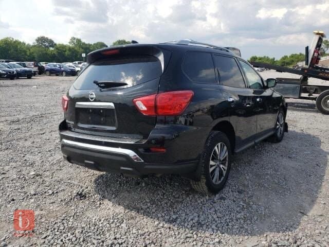 Nissan Pathfinder S 7